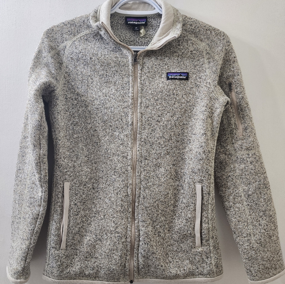 Patagonia jacket, size extra small, gray,‎ polyester.